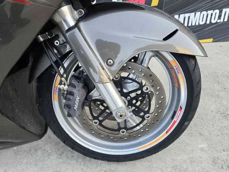 Honda CBR 1100 XX Superblackbird (1996 - 98) (9)