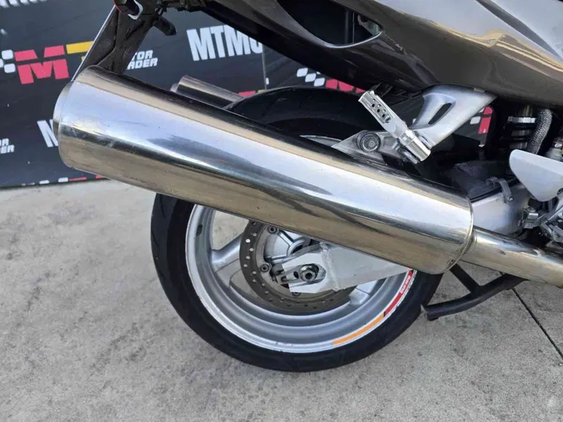 Honda CBR 1100 XX Superblackbird (1996 - 98) (15)