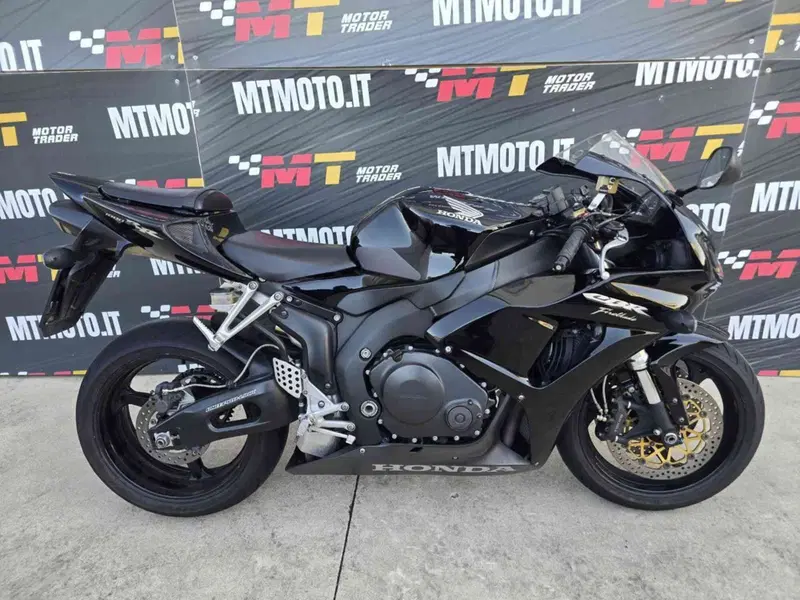 Honda CBR 1000 RR Fireblade (2006 - 07)