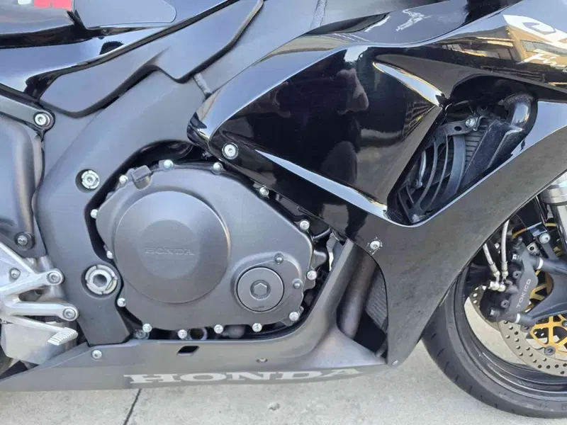 Honda CBR 1000 RR Fireblade (2006 - 07) (17)
