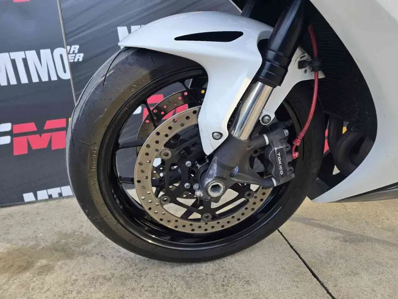 Honda CBR 1000 RR Fireblade (2012 - 16) (8)