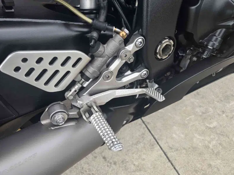 Yamaha YZF R6 (2008 - 09) (22)