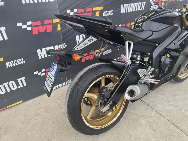 Yamaha YZF R6 (2008 - 09) (4)