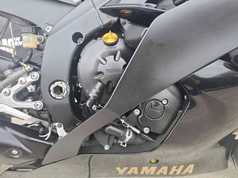 Yamaha YZF R6 (2008 - 09) (15)