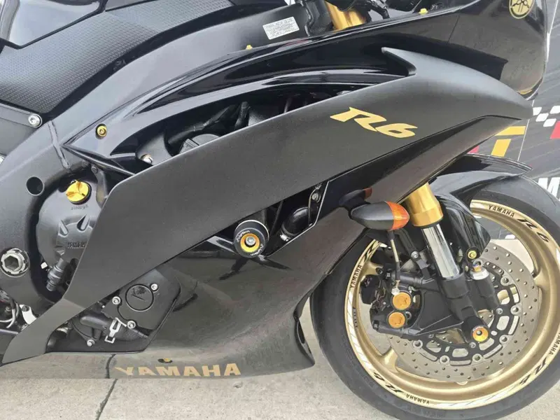 Yamaha YZF R6 (2008 - 09) (8)