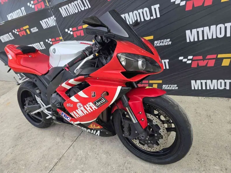 Yamaha YZF R1 (2007 - 08) (5)