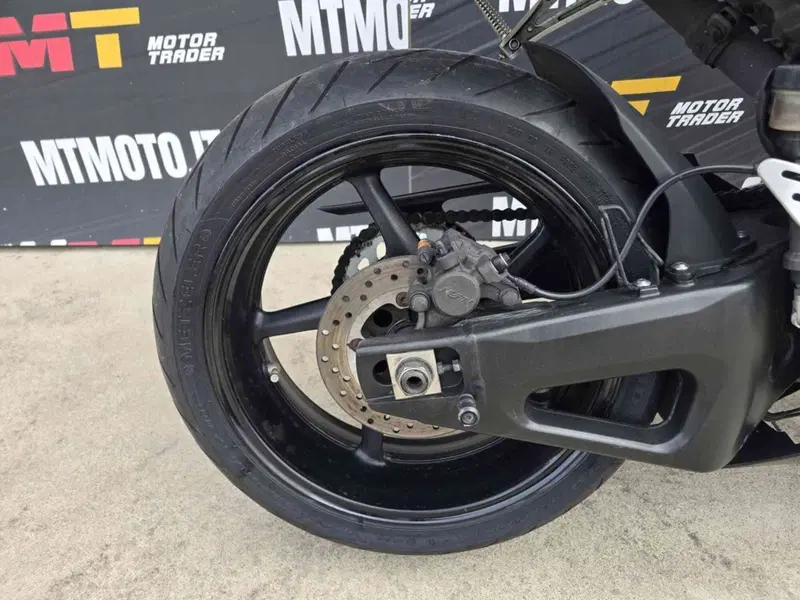 Yamaha YZF R1 (2007 - 08) (16)
