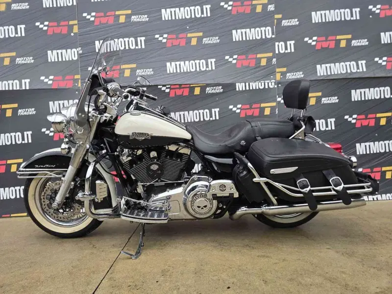 Harley-Davidson 103 Road King Classic (2011 - 13) - FLHRC (2)