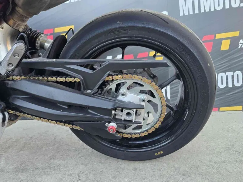 Aprilia Dorsoduro 900 (2017 - 20) (12)