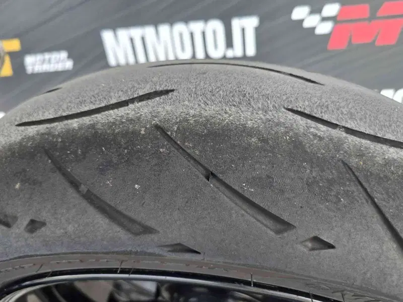 Aprilia Dorsoduro 900 (2017 - 20) (10)