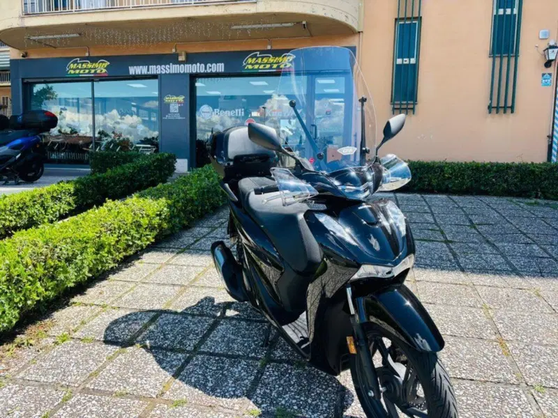 Honda SH 150i (2024 - 25) (3)