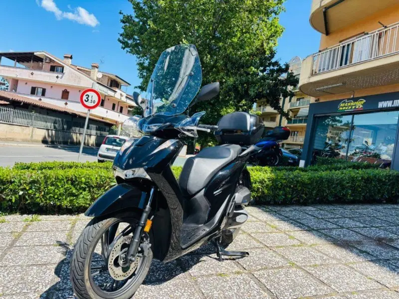 Honda SH 150i (2024 - 25) (9)