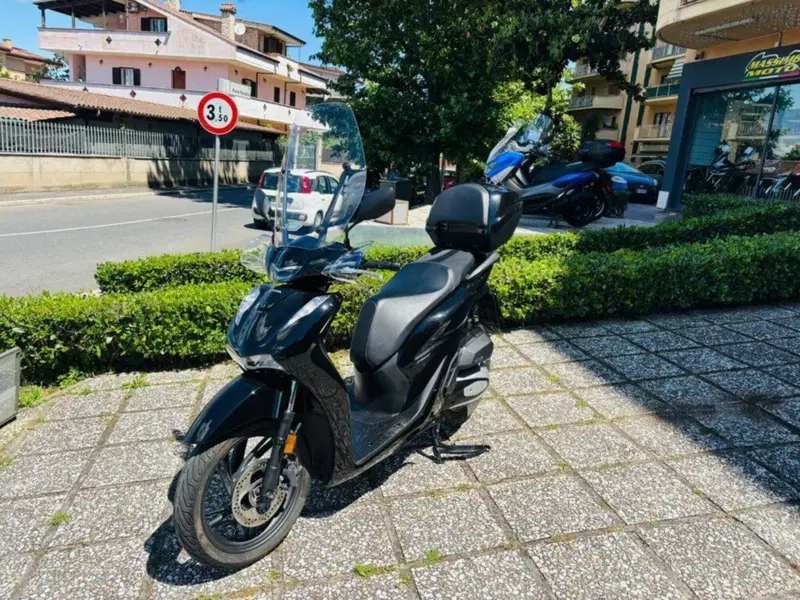 Honda SH 150i (2024 - 25) (4)