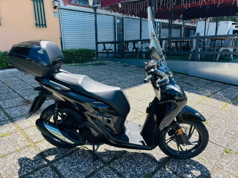 Honda SH 150i (2024 - 25) (6)