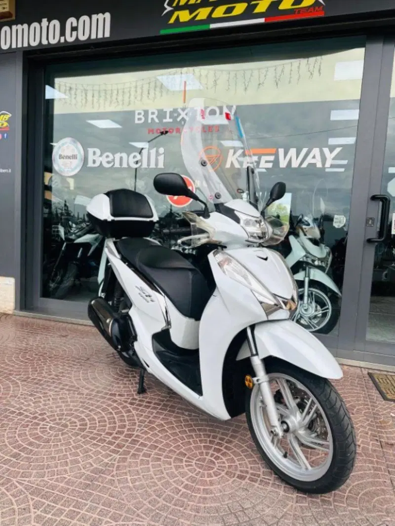 Honda SH 300 i ABS (2016 - 20) (12)