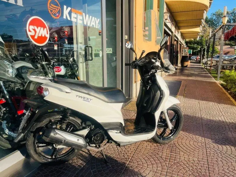 Peugeot Tweet 125 (2014 - 17) (6)