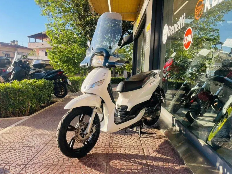 Peugeot Tweet 125 (2014 - 17) (11)