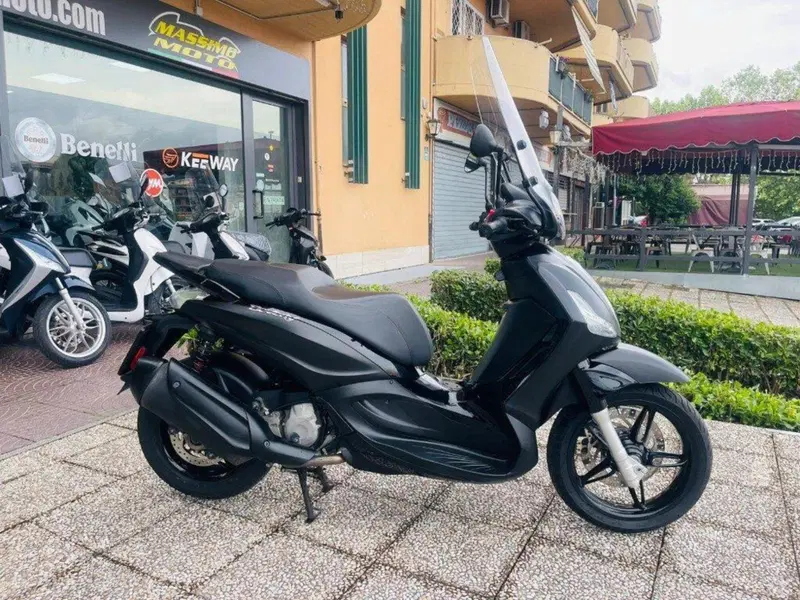 Piaggio Beverly 350 ABS (2016 - 20) (4)