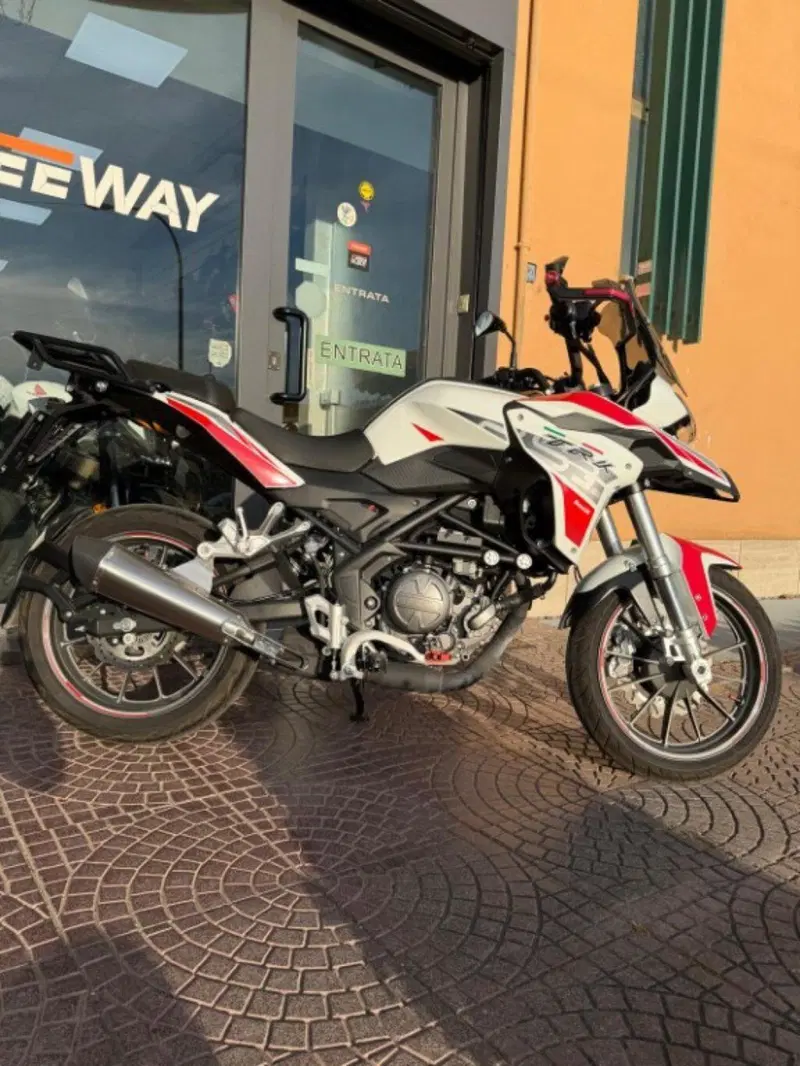 Benelli TRK 251 (2022 - 25) (2)