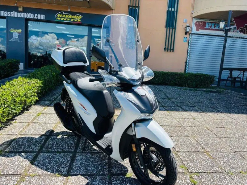 Honda SH 150i (2024 - 25) (3)
