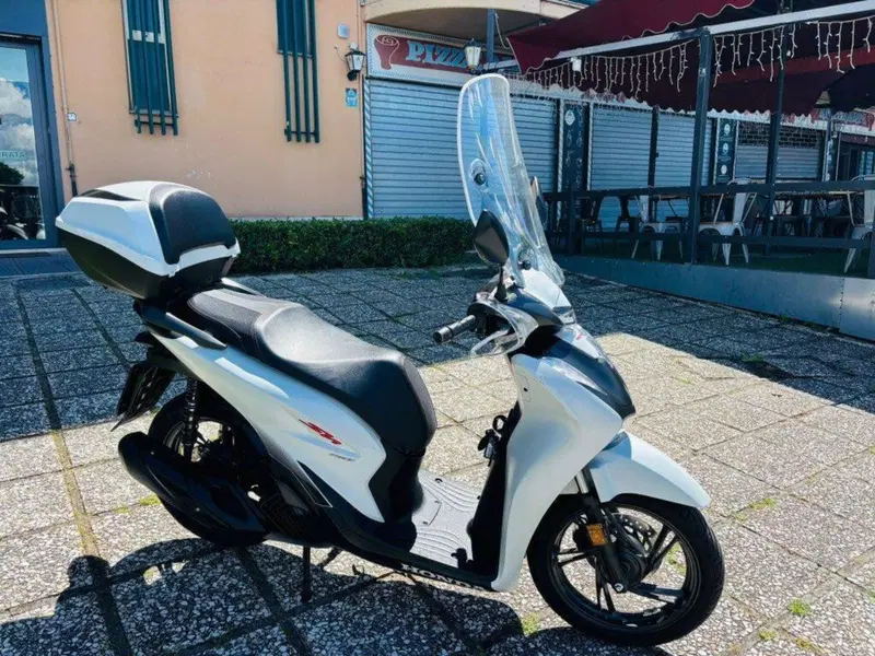 Honda SH 150i (2024 - 25) (5)