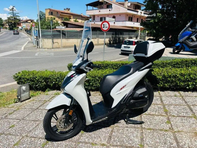 Honda SH 150i (2024 - 25) (4)