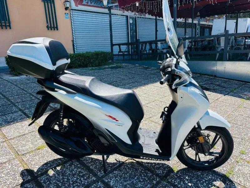 Honda SH 150i (2024 - 25) (2)