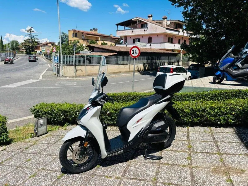 Honda SH 150i (2024 - 25) (8)