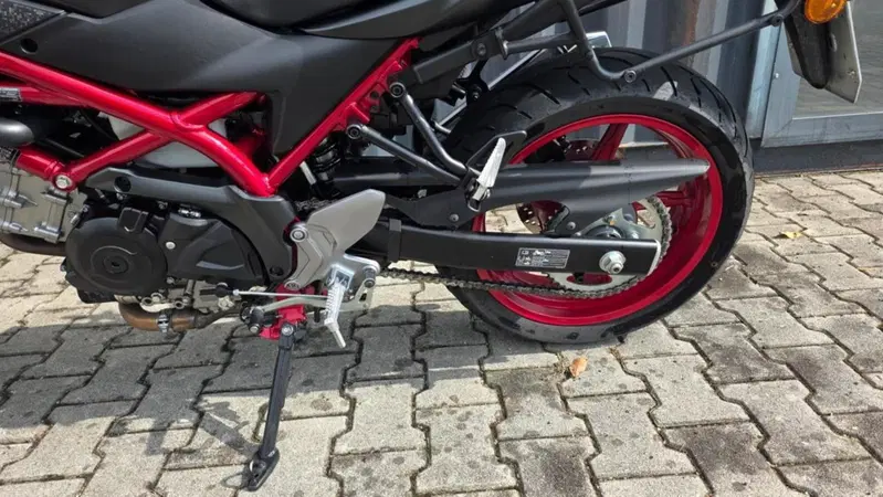 Suzuki SV 650 (2016 - 20) (11)