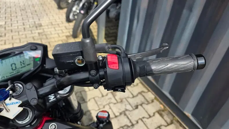 Suzuki SV 650 (2016 - 20) (16)