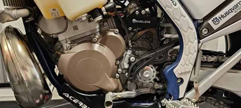 Husqvarna TE 300i (2023) (6)