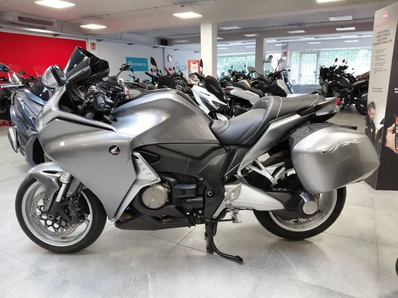 Honda VFR 1200 F DCT ABS (2010 - 16)