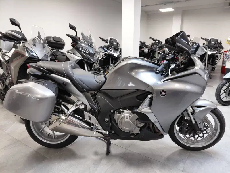Honda VFR 1200 F DCT ABS (2010 - 16) (3)