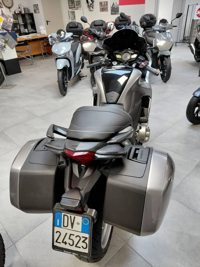 Honda VFR 1200 F DCT ABS (2010 - 16) (4)