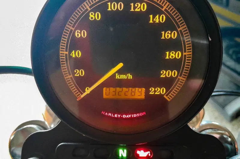Harley-Davidson 883 Standard (1994 - 00) - XLH (3)