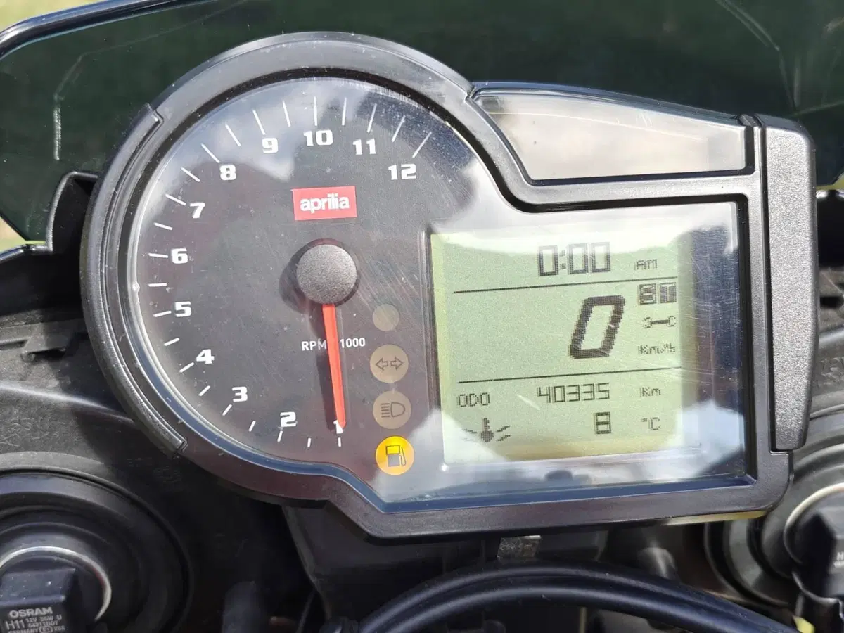 Aprilia Tuono 1000 R Factory (2006 - 11) (5)