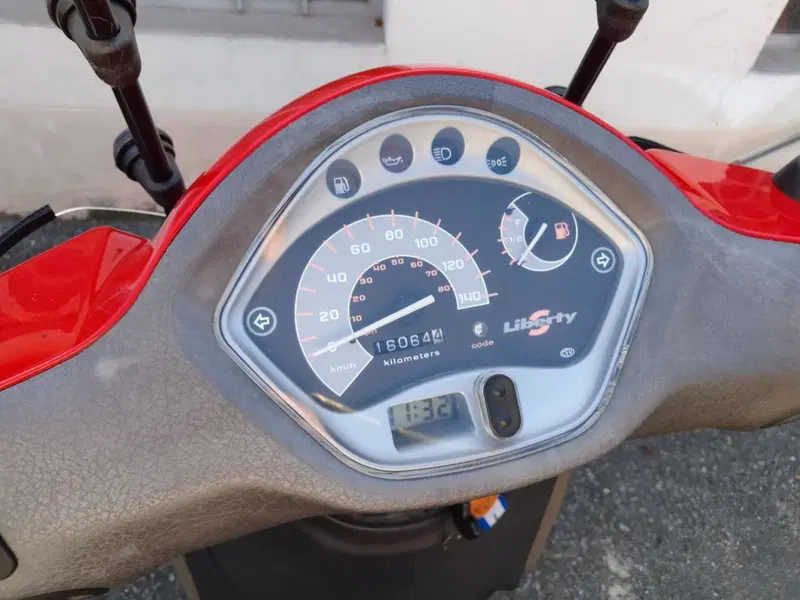 Piaggio Liberty S 200 (2006) (7)