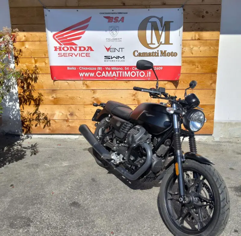 Moto Guzzi V7 III Stone Night Pack (2019 - 20) (3)