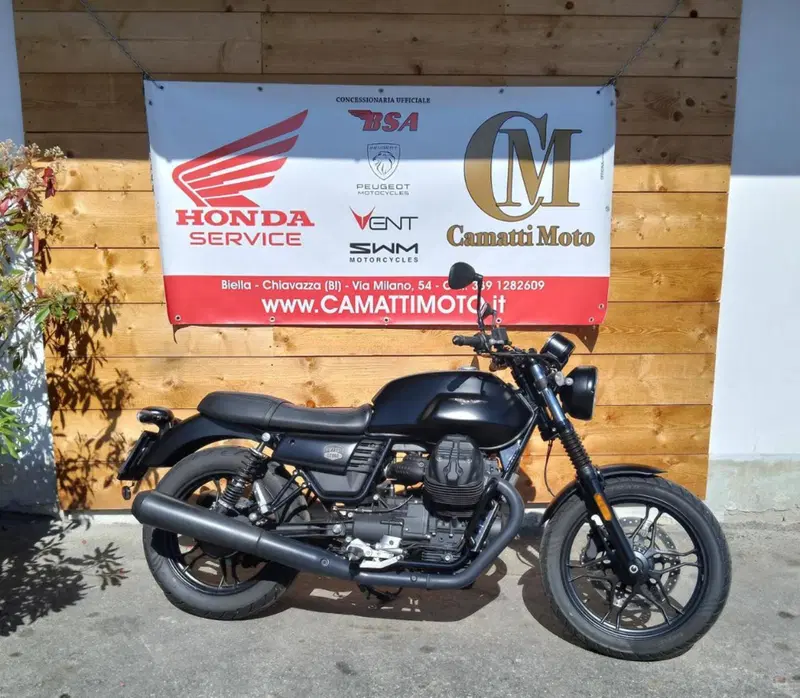 Moto Guzzi V7 III Stone Night Pack (2019 - 20) (5)