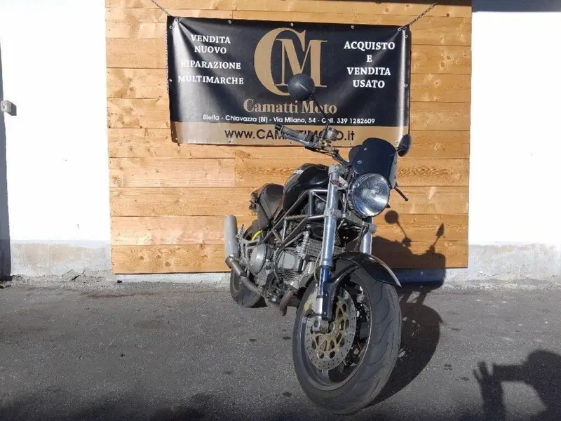 Ducati Monster 900 Dark (1999 - 02) (2)