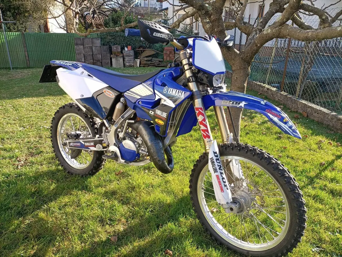 Yamaha YZ 125 (2016) (3)