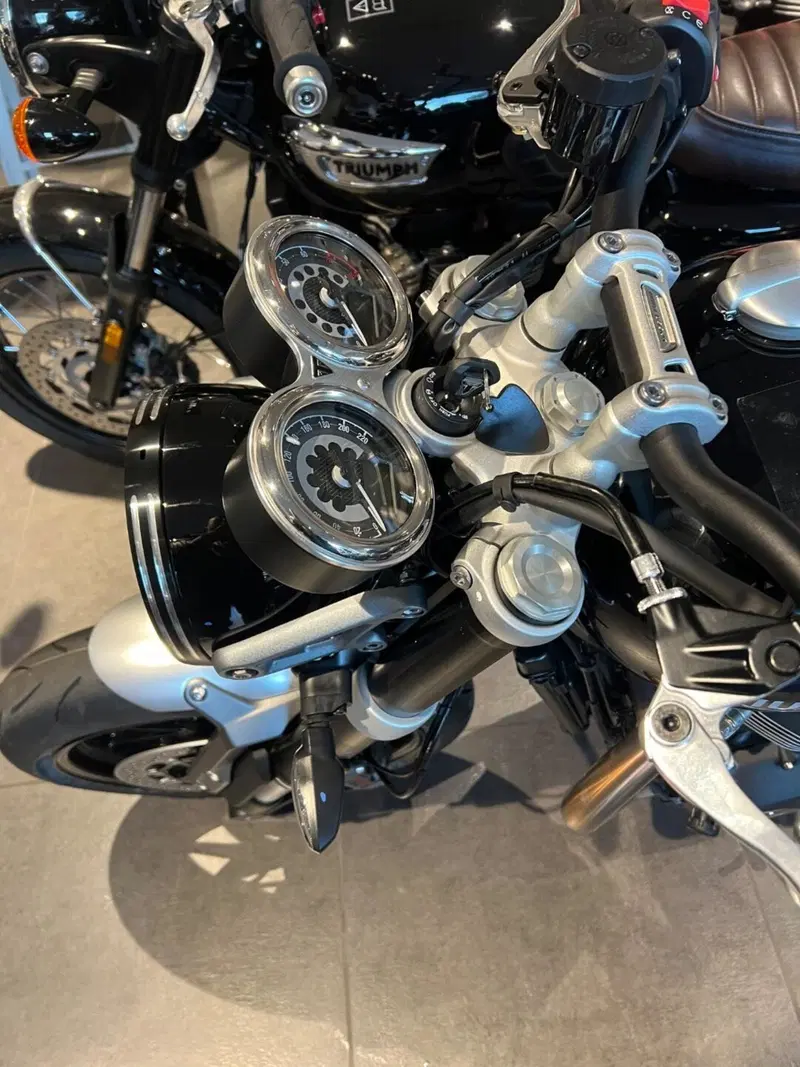 Triumph Speed Twin 1200 (2021 - 24) (3)