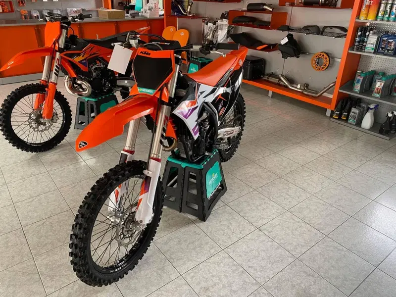 KTM 250 SX-F (2024) (4)