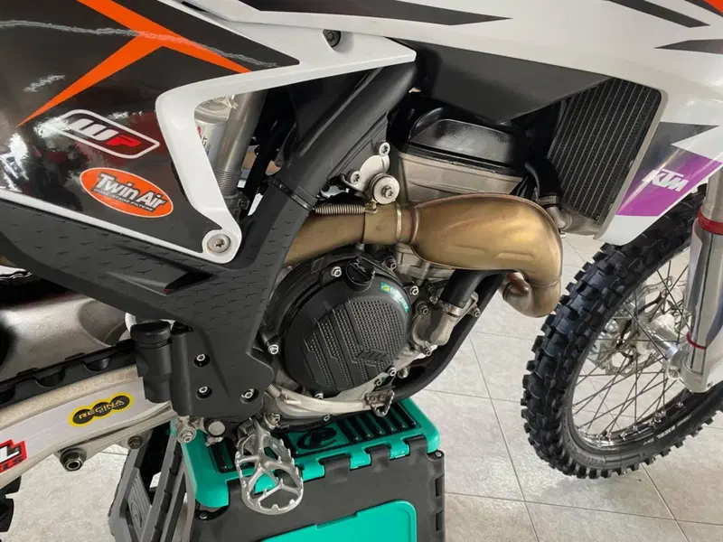 KTM 250 SX-F (2024) (2)