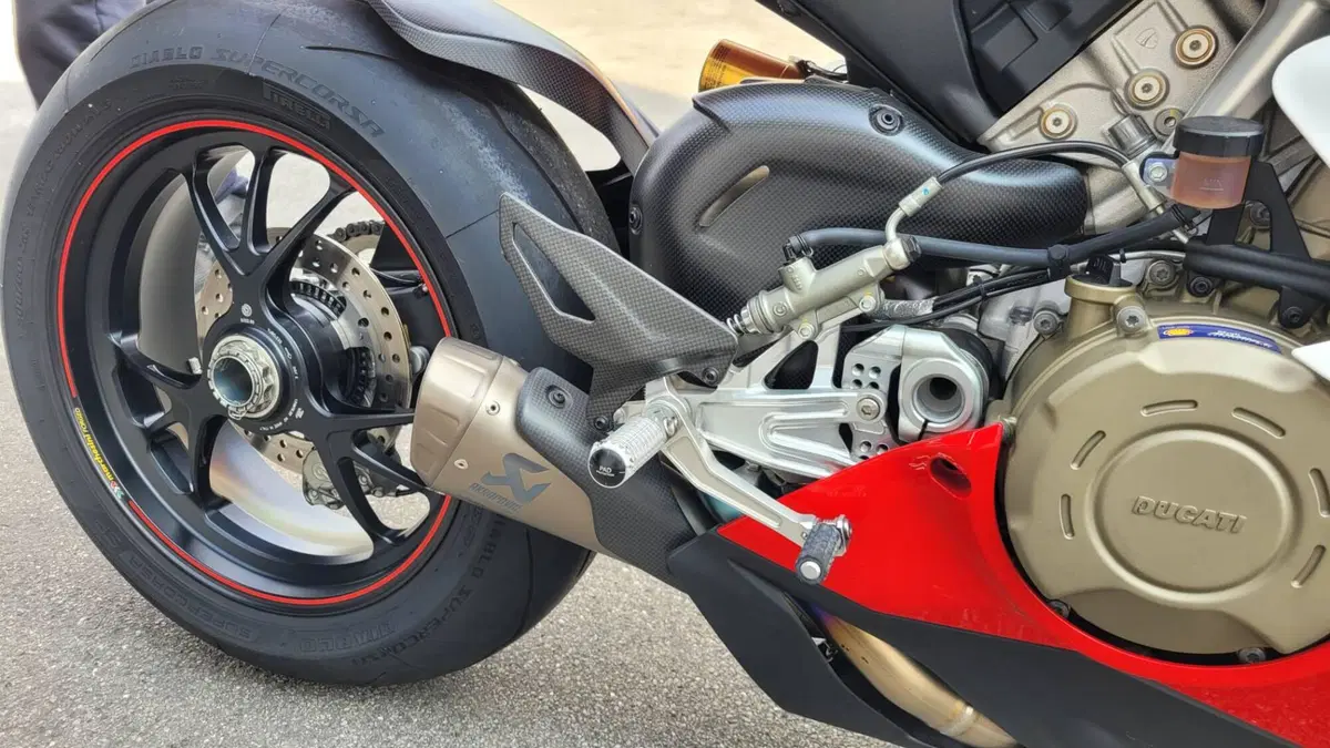 Ducati Panigale V4 Speciale 1100 (2018 - 19) (4)