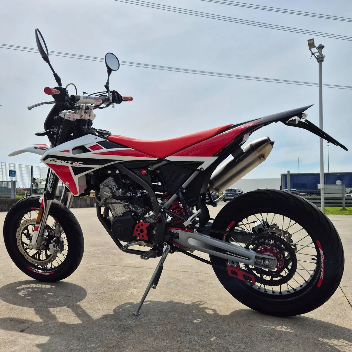 Fantic Motor XMF 125 Motard Performance 4t (2021 - 22) (3)