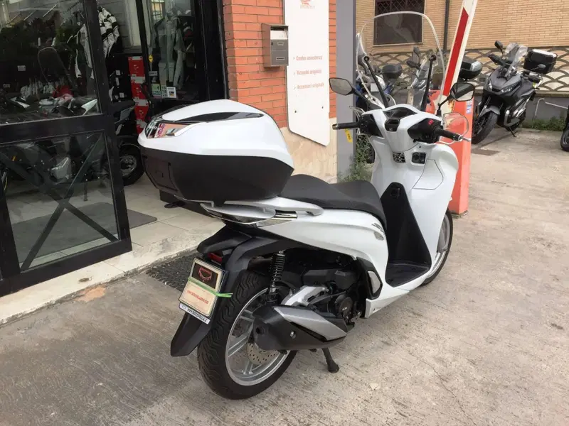 Honda SH 350 (2021 - 24) (8)