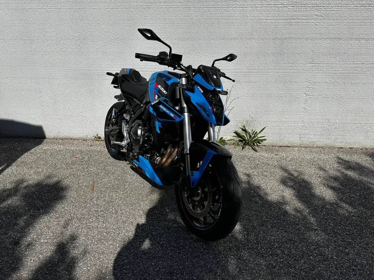 Suzuki GSX-8S Team Suzuki Edition (2024) (2)