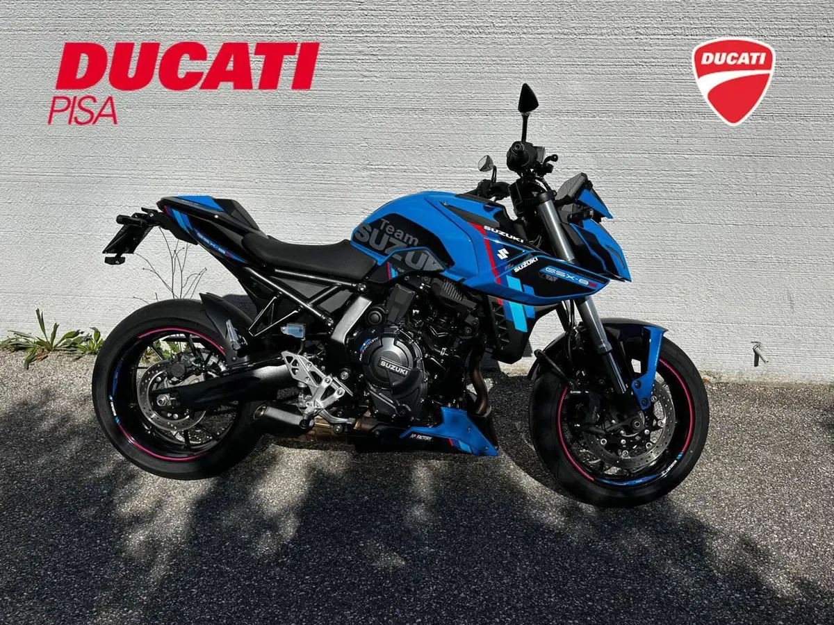 Suzuki GSX-8S Team Suzuki Edition (2024)