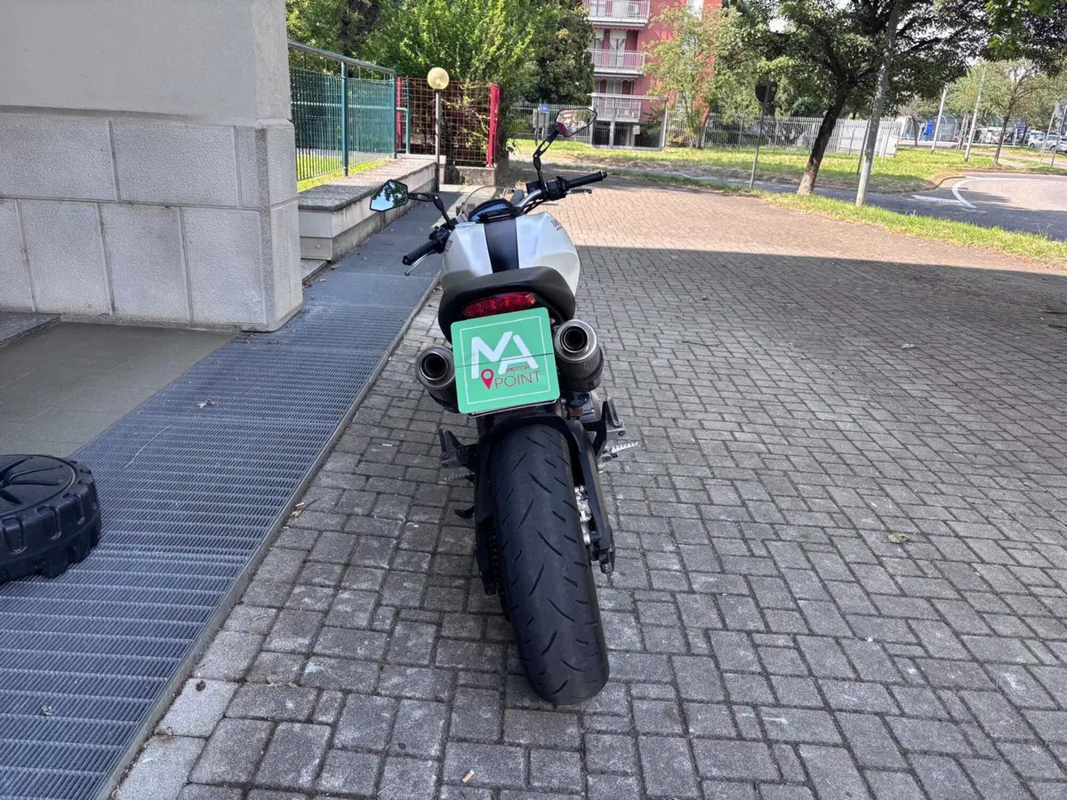 Ducati Monster 696 (2008 - 13) (4)